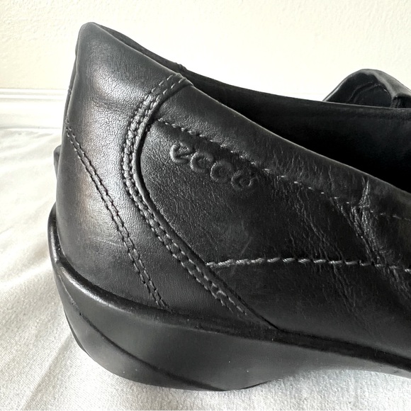 Ecco Slip On Black Leather Loafers For Women Sz 39 EU // 8 US - Picture 9 of 16